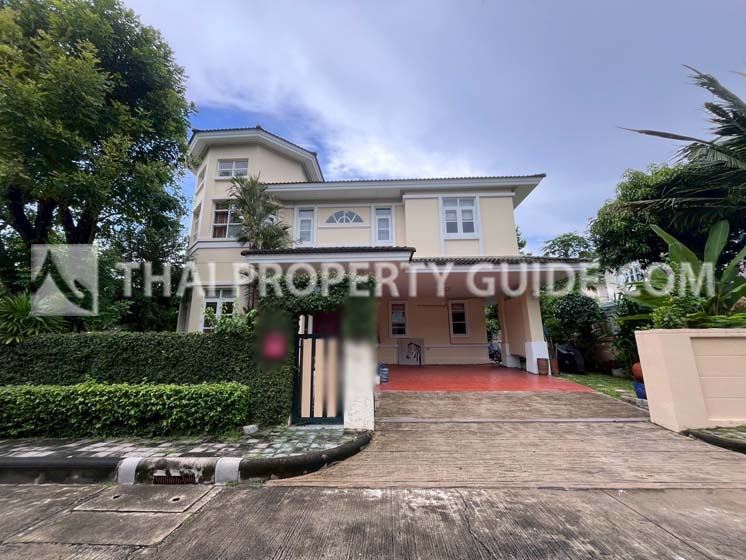 House with Shared Pool for rent in Sukhumvit